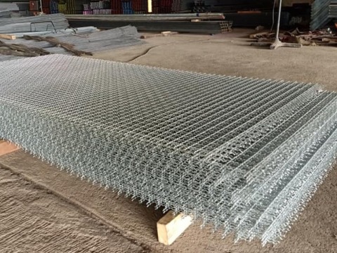 กระแกรงเหล็กรั้ว